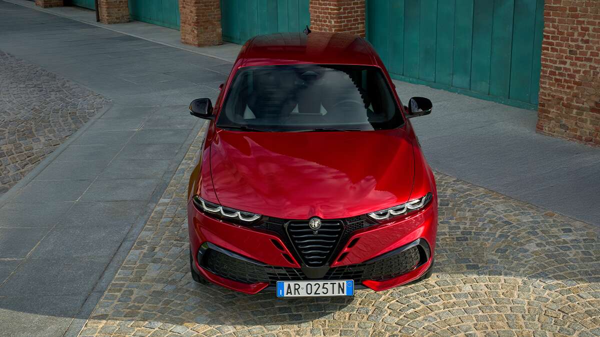 ar ped 12 1 multiphoto x 1200x675 tonale phev 03