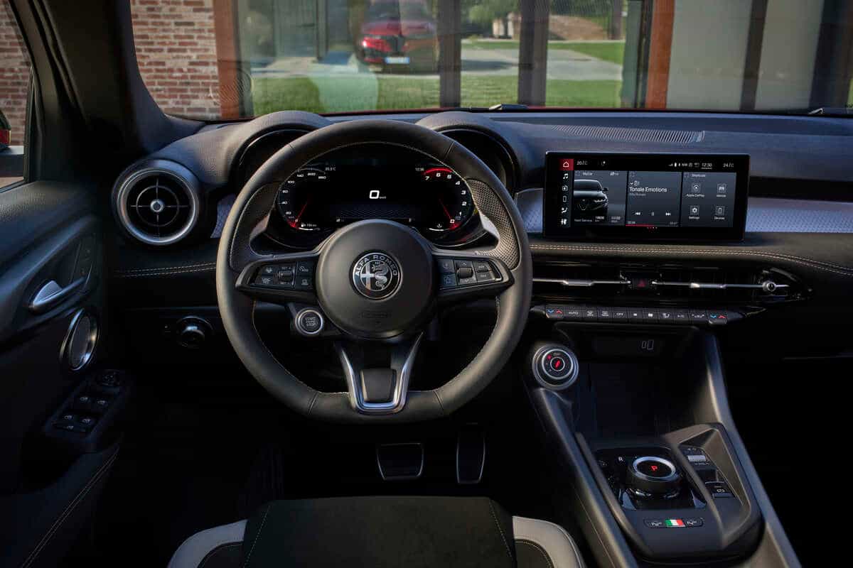 nouveau tonale 2026 valence drome alfa romeo suv compact sportif luxe