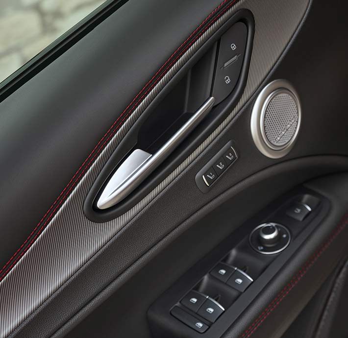 stelvio suv alfa romeo valence technologie confort enceinte drome ardeche 2024