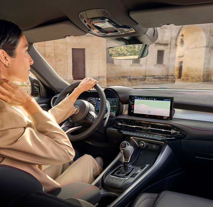 tonale suv hybride rechargeable alfa romeo valence recharge confort italien technologie interieur luxe drome ardeche