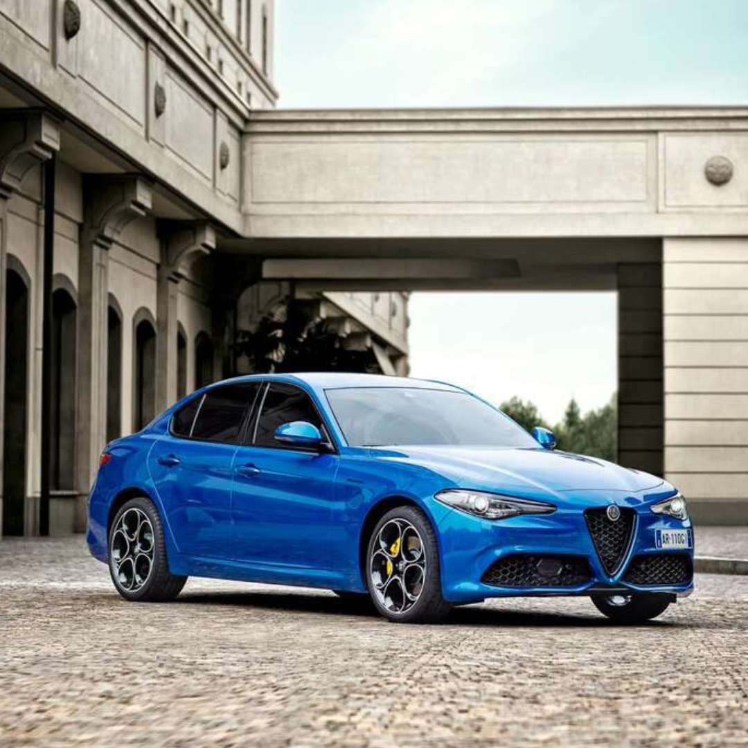 alfa romeo giulia bleu luxe voiture neuve de luxe haut de gamme prmium valence drome 26000