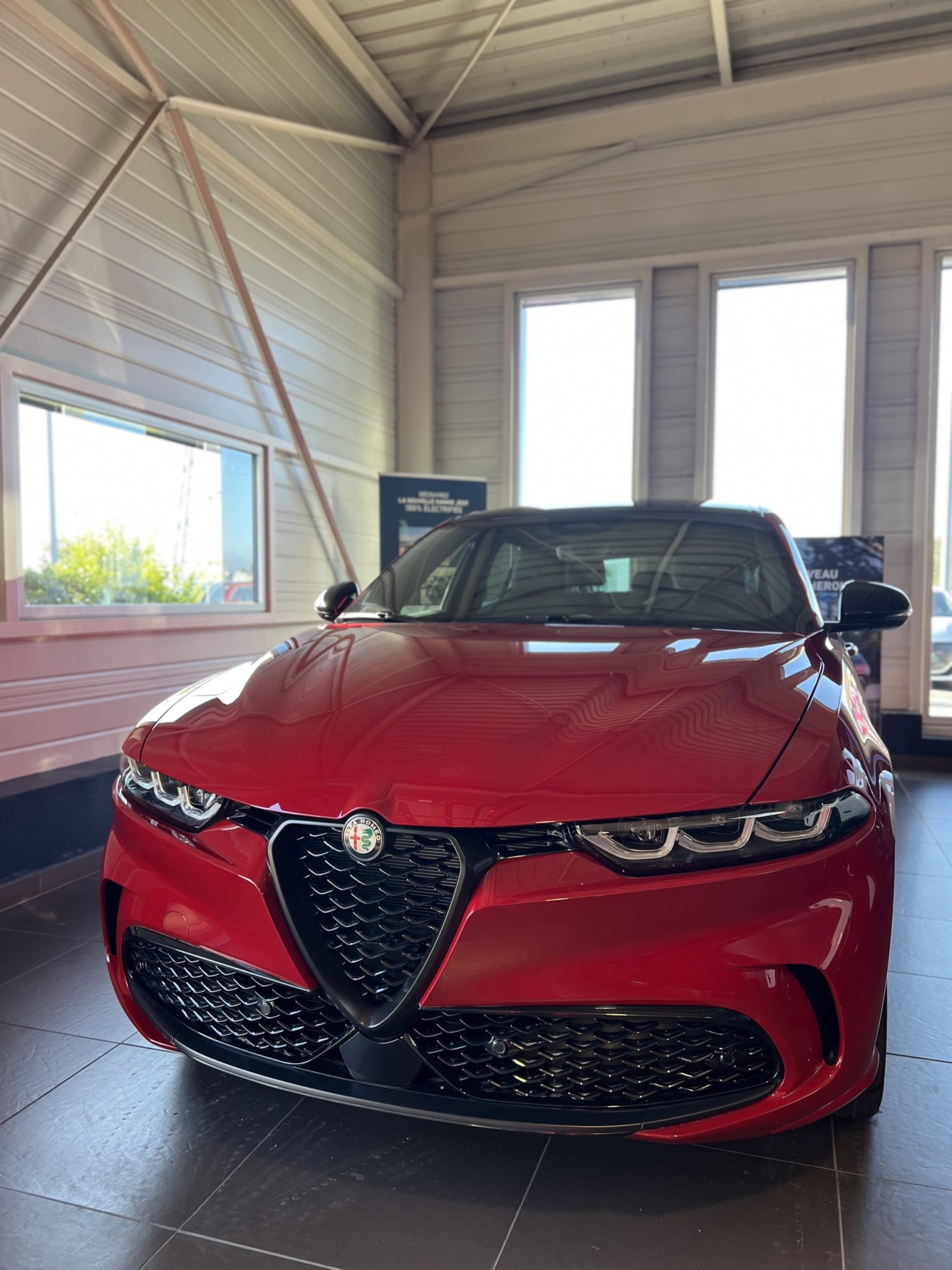 alfa romeo tonale valence drome 26000 voiture haut de gamme