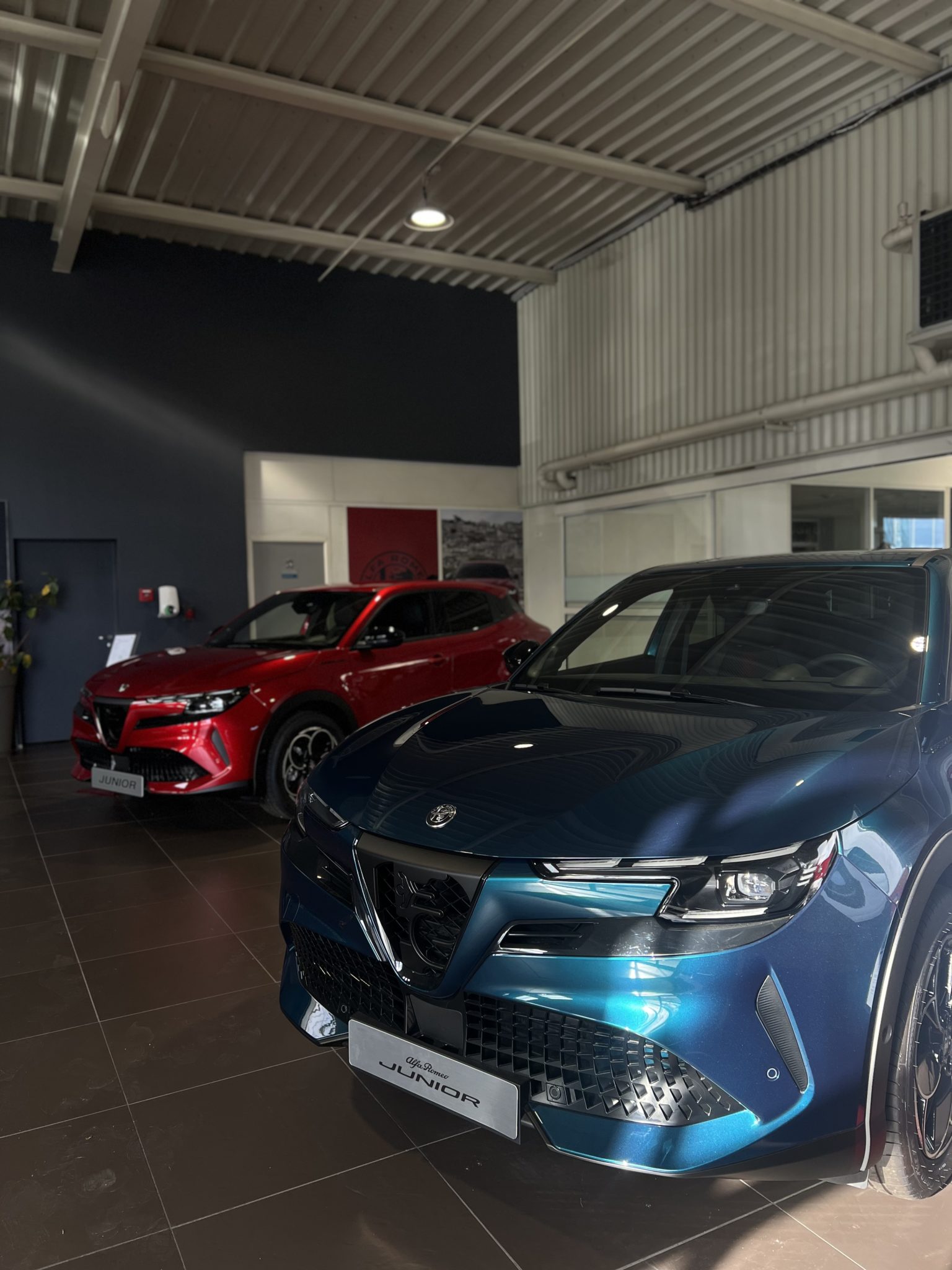 véhicule de luxe voiture haut de gamme sportive berline SUV Alfa Romeo valence drome 26000 Ardèche 07000 mercedes valence BMW valence mini valence Audi valence  petit déjeuner italien, spécialité italienne, drome, Ardèche, pannetonne italien, traiteur italien, journées portes ouvertes cadeau de Noel, Noel, marché de Noel animation événement locaux