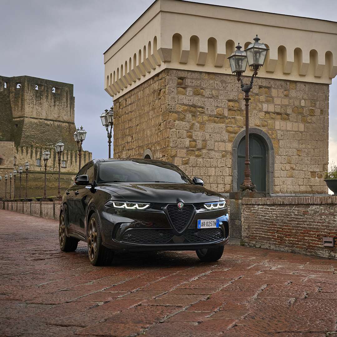 Alfa Romeo Tonale SUV hybride rechargeable premium à Valence
