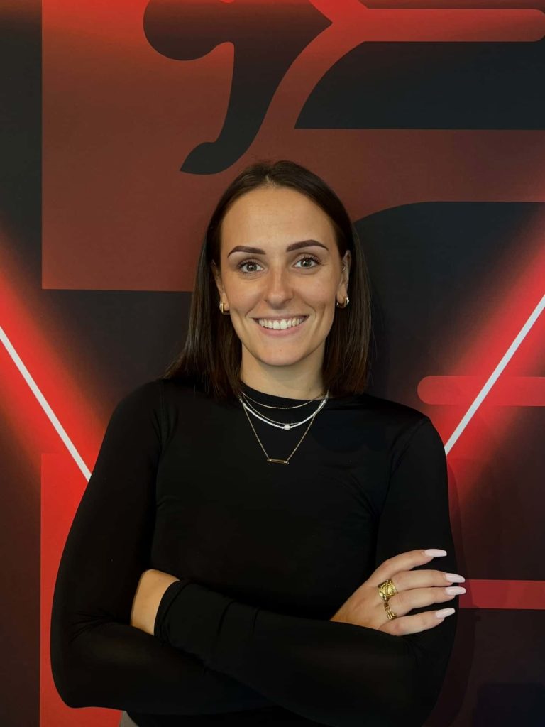 marie lemaire chargée de communication et marketing et e reputation