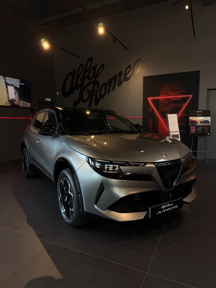 junior alfa romeo valence 26000 suv